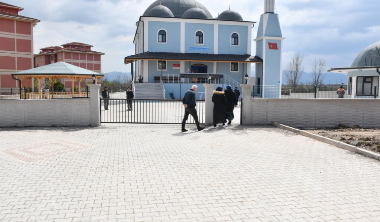 Başkan Akın Talimat Verdi, TOKİ Camii Duvarı Tamamlandı