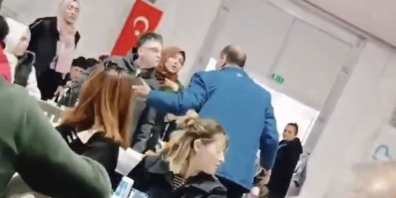 İftar çadırında sinirler gerildi