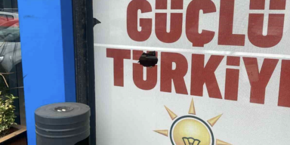 AK Parti İl Başkanı Mehmet Aydemir’den Burhaniye İlçe Başkanlığına yapılan taşlı saldırıya tepki