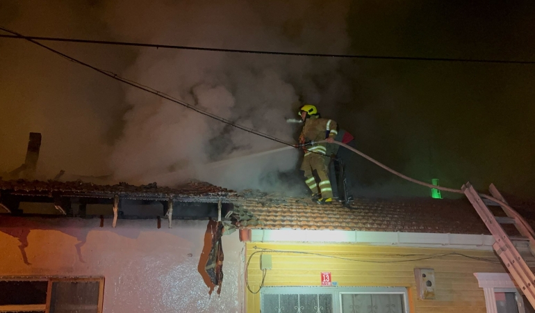 Balıkesir’in Gönen ilçesinde korkutan yangın