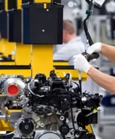 1801716-sektorde-sok-etkisi-yaratan-karar-otomotiv-devi-uretimini-durdurdu-67ef7c42279a0