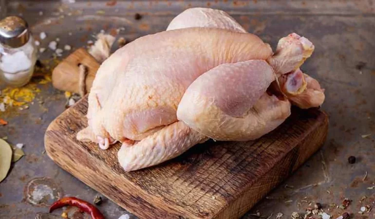 Uygun fiyata, yüksek proteine sahip! Ucuz etin yahnisi de yenmiyor diyerek uyardı! Tavuğun en zararlı kısmı oldu