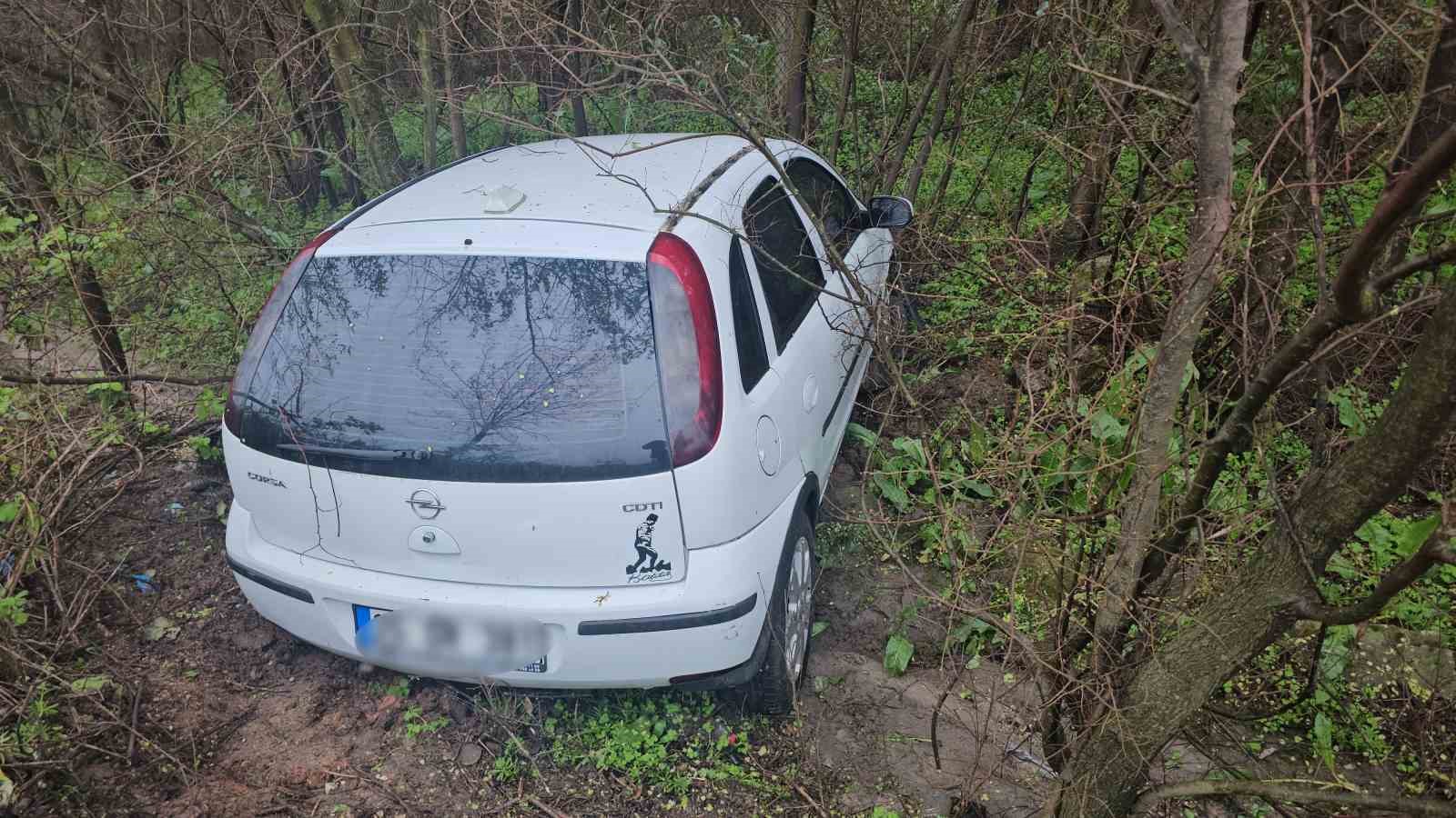BANDIRMA'DA KAZA...TABELAYA ÇARPTI, UÇURUMA YUVARLANDI
