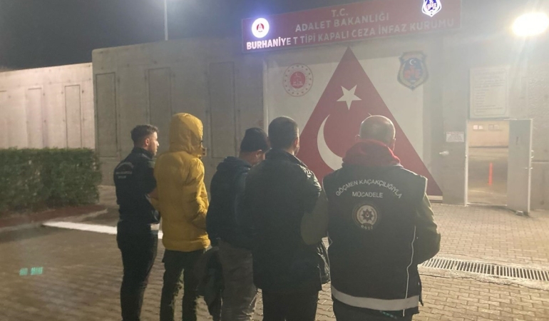 Edremit’te göçmen kaçakçılığı operasyonu: 3 tutuklama