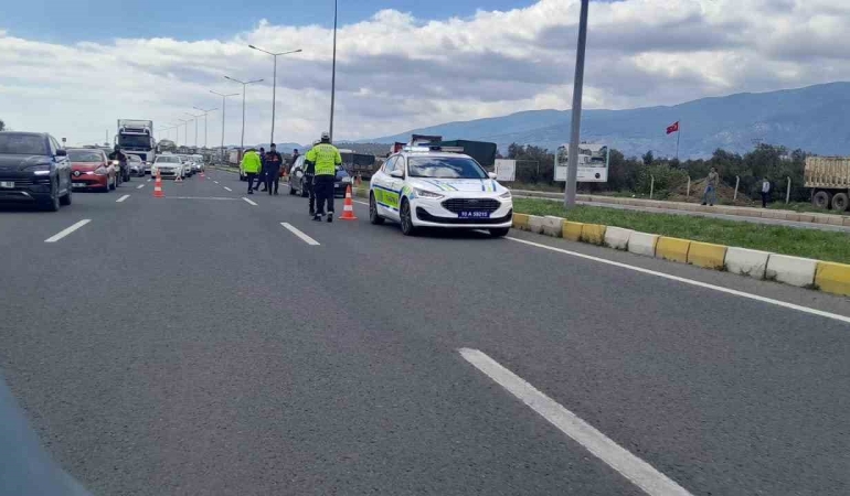 Balıkesir’de otomobil yayaya çarptı