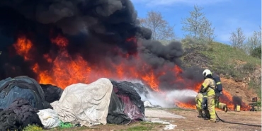 ERDEK'TE BALIKÇILARIN AĞLARI ALEV ALDI