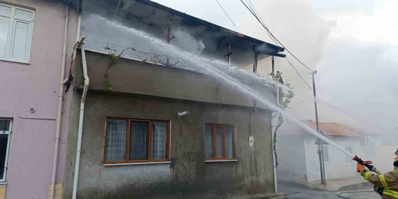 Burhaniye’de yangın paniği