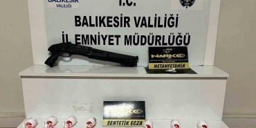 BALIKESİR'DE 833 ADET SENTETİK ECZA HAP ELE GEÇİRİLDİ