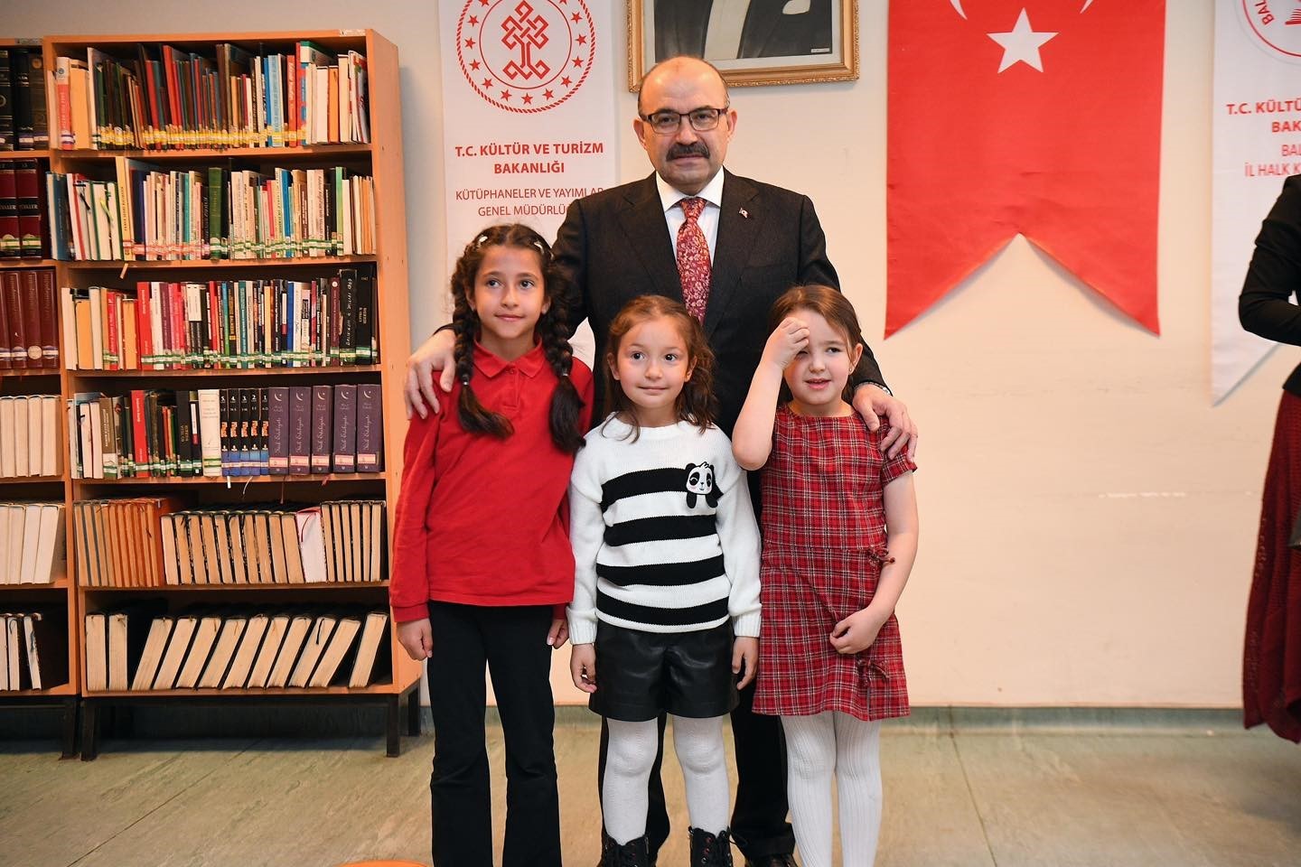 BALIKESİR'DE EN ÇOK KİTAP OKUYANLARA ÖDÜL