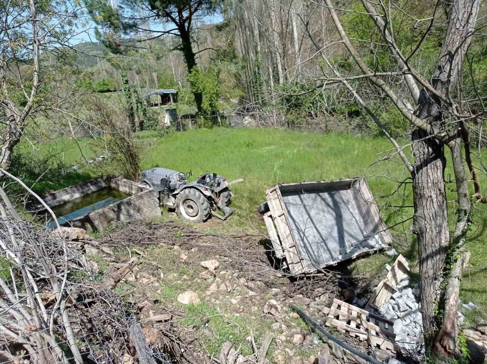 BALIKESİR'DE TRAKTÖR DEVRİLDİ, 1 KİŞİ YARALANDI