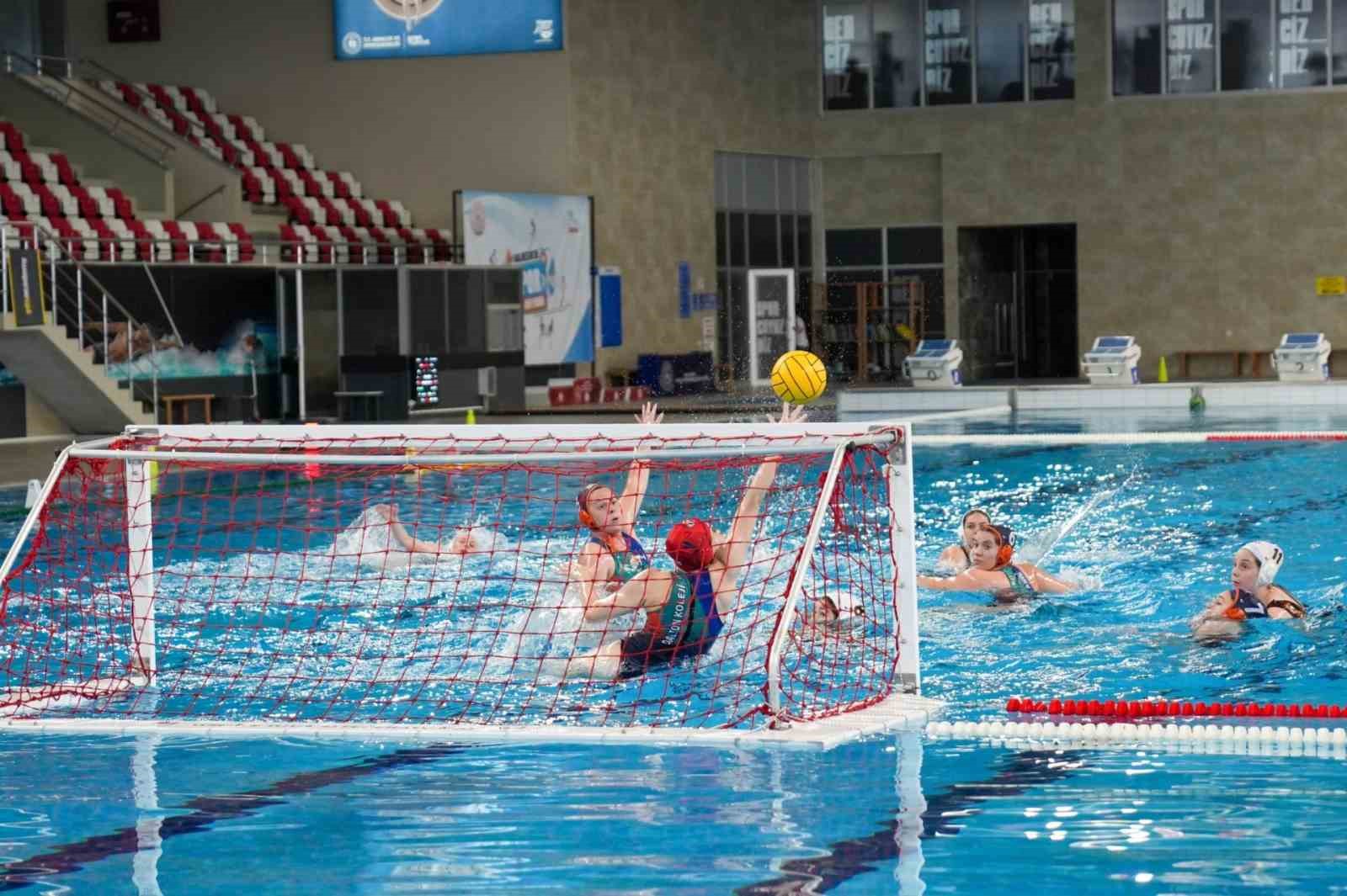 BALIKESİR, KADINLAR SUTOPU MÜSABAKALARINA EV SAHİPLİĞİ YAPIYOR