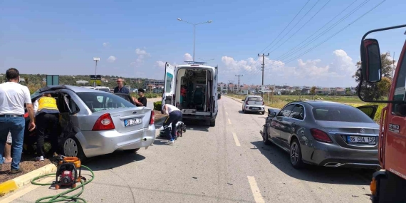 Balıkesir’de trafik kazası iki otomobil çarpıştı; 1 yaralı