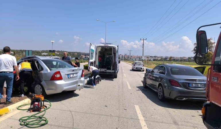 Balıkesir’de trafik kazası iki otomobil çarpıştı; 1 yaralı
