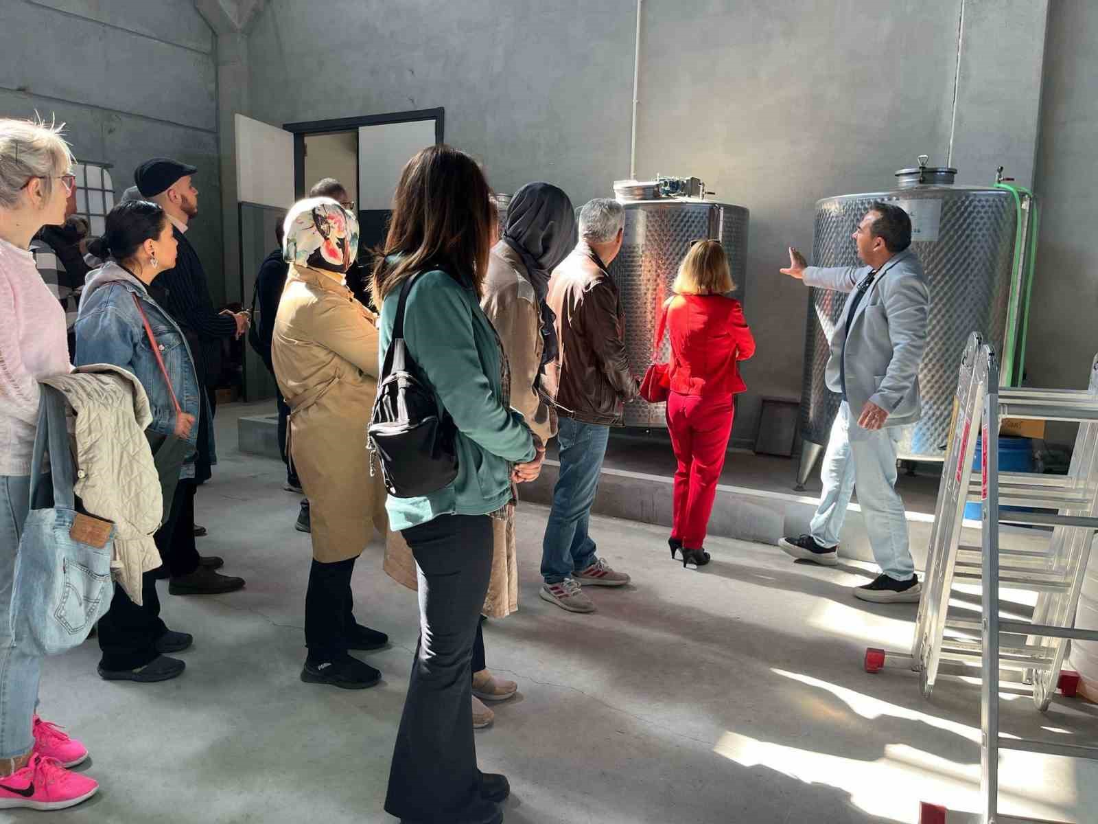 AKADEMİ ÖĞRETMENLERİ İLE BALIKESİR’İN KOKULARINA YOLCULUK