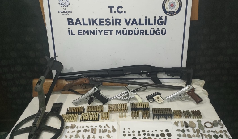 Erdek’te ruhsatsız silah ve tarihi eser operasyonu: 1 Gözaltı
