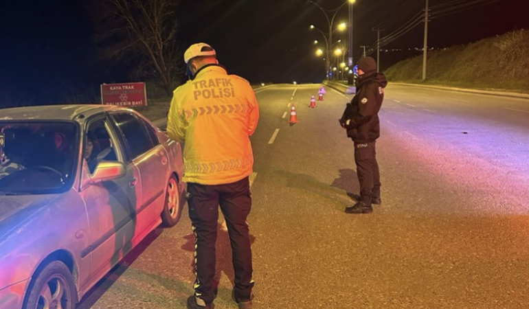 Balıkesir’de Asayiş ve Trafik Huzur Uygulaması: 8 Kişi Gözaltına Alındı