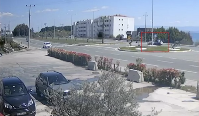 Balıkesir’de otomobille çarpışan motosikletli yaralandı