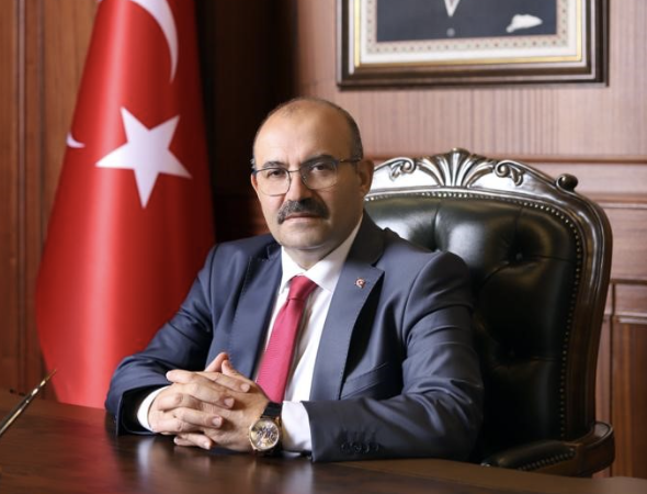 Vali Ustaoğlu, 23 Nisan’da Milli Birlik ve Egemenlik Vurgusu Yaptı