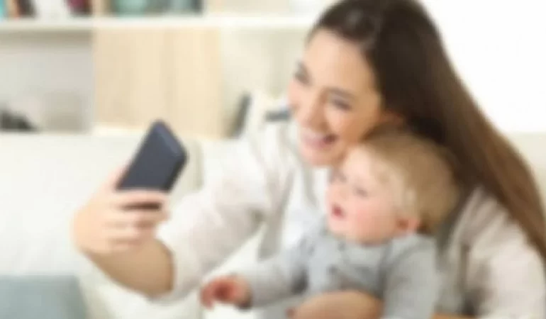 Sosyal medyaya kapsamlı yasa geliyor: Ebeveynlere çocuk fotoğrafı sınırlaması