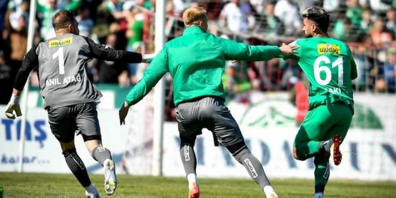 Bursaspor, Balıkesir’den şampiyon ayrıldı