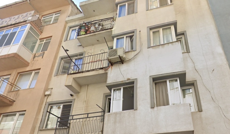 Bandırma’da 4. kattan düşen şahıs hayatını kaybetti