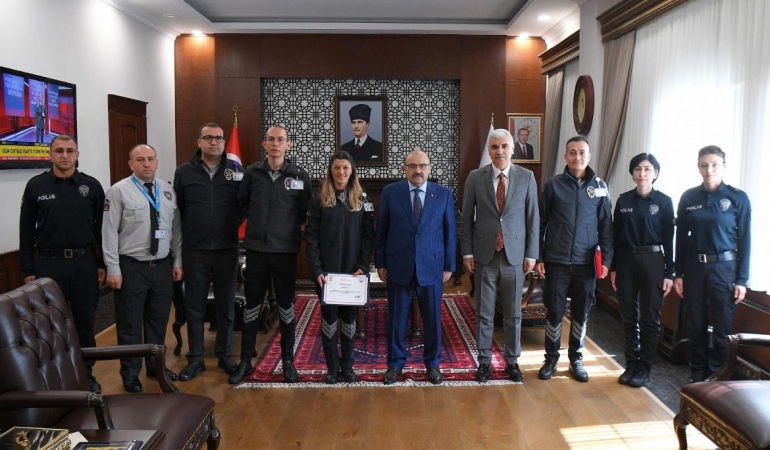 Balıkesir’de Başarılı Özel Güvenlik Görevlilerine Teşekkür Belgesi ve Plaket