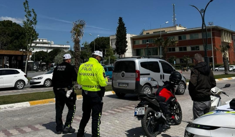 Gönen’de Trafik Denetimleri Aralıksız Devam Ediyor