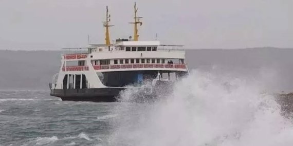 Erdek’te feribot seferleri iptal edildi