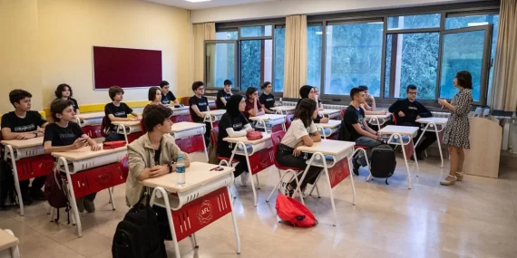 Eğitim Ücretleri Katlandı: Öğrenciler Kayıt Yenileyemiyor