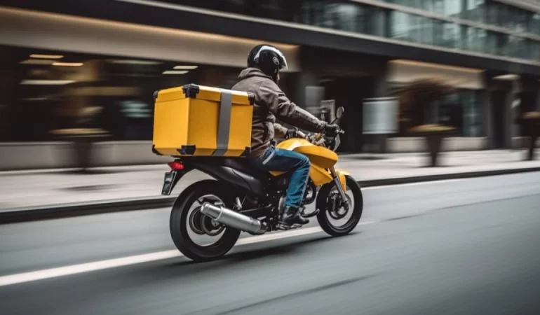 Artık herkes kurye olamayacak: Kayıt zorunluluğu ve kadın şoföre teşvik Resmî Gazete’de