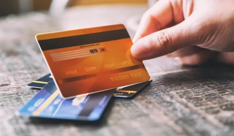 Kartlı harcamalarda rekor artış: Nisan’da 1,8 Trilyon liralık ödeme yapıldı