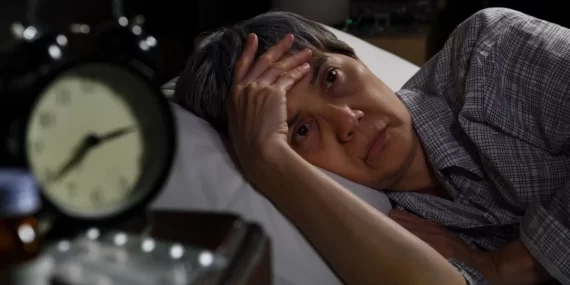 Üç kişiden biri uykusuz: Stres, ekran ve düzensiz yaşam…