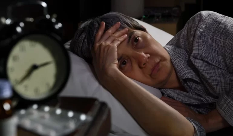 Üç kişiden biri uykusuz: Stres, ekran ve düzensiz yaşam…