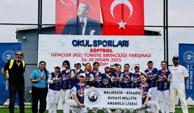 Balıkesir’li kızlar Softbol’da Türkiye şampiyonu