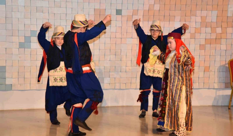 Engelliler haftasında anlamlı resim sergisi