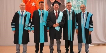 60 YAŞINDA ÜNİVERSİTE DİPLOMASI SAHİBİ OLDU