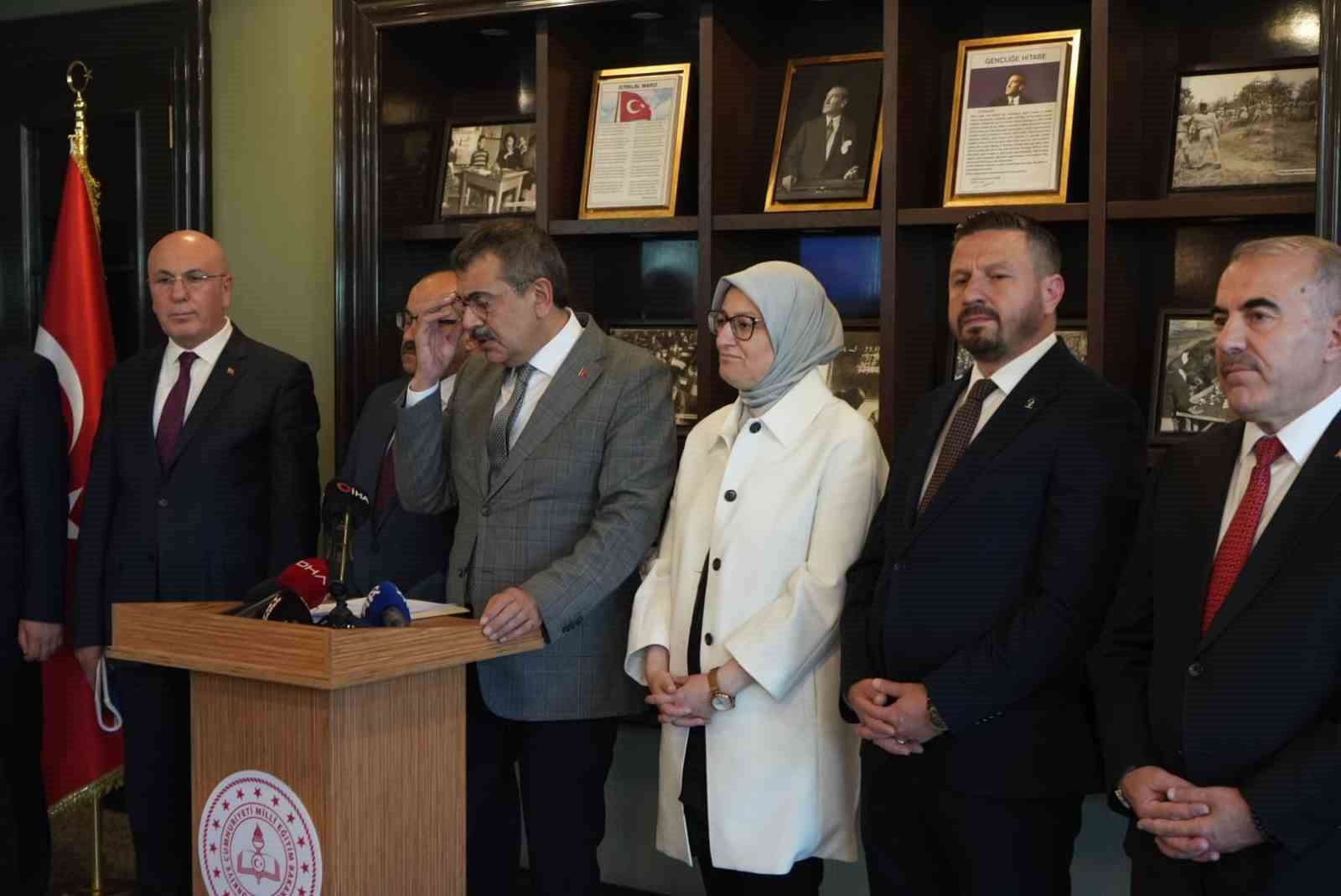 BAKAN TEKİN: "BALIKESİR’DE 22 YILDA 17 MİLYAR TL’LİK YATIRIM YAPTIK"