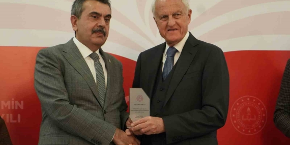 Milli Eğitim Bakanı Tekin, 55 okul yaptıran 44 hayırseverlerle buluştu