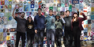 DÜNYAYI GEZEN YORGAN 'KARDEŞLİK VE BARIŞ YORGANI', 20 YILDA 15 METREYE ULAŞTI VE BİN 200 PARÇADAN OLUŞUYOR