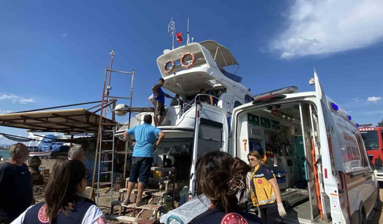 Lüks yatın bakımını yaparken güverteden düşen bir kişi yaralandı