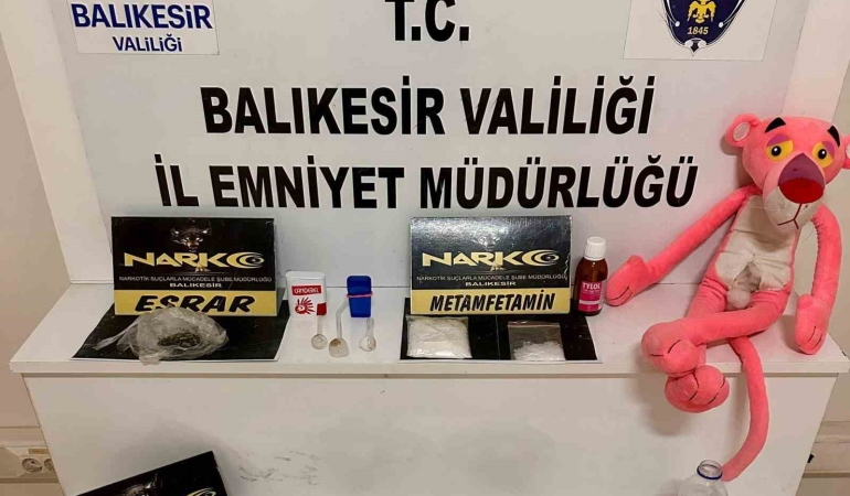 Pembe panterin içinden uyuşturucu çıktı