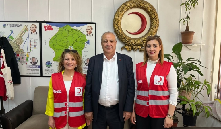 AK Parti Gönen İlçe Başkanı Dağlı’dan Kızılay’a ziyaret