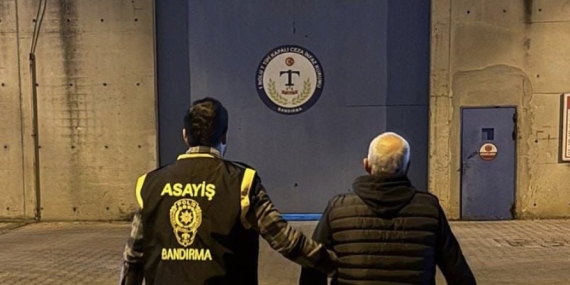 Balıkesir’de 16 ayrı suçtan aranan şahıs Bandırma’da yakalandı