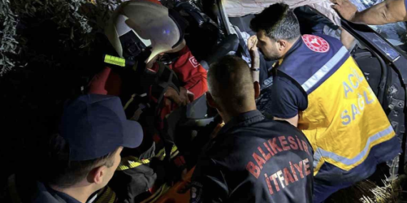 Balıkesir’de zincirleme kaza: 1’i ağır 5 yaralı