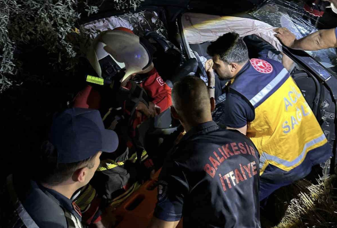 Balıkesir’de zincirleme kaza: 1’i ağır 5 yaralı