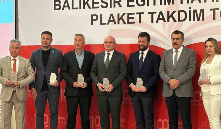 Balıkesir’de eğitime destek veren hayırseverler onurlandırıldı