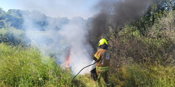 Gönen Denizkent-Biga yolunda araç yangını