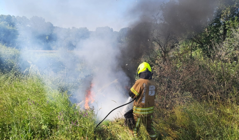 Gönen Denizkent-Biga yolunda araç yangını