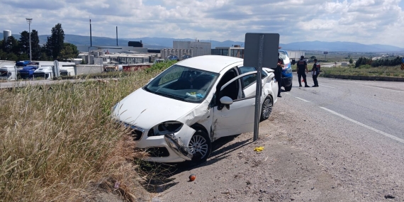 Gönen’de iki aracın çarpıştığı kazada 3 kişi yaralandı