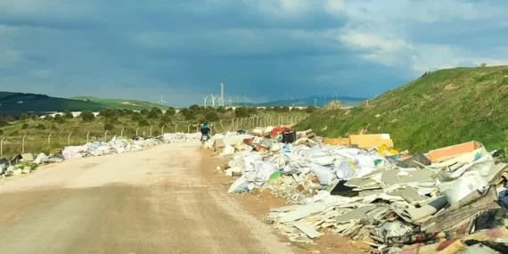 Bir yıl önce temizlenen yer çöplüğe döndü
